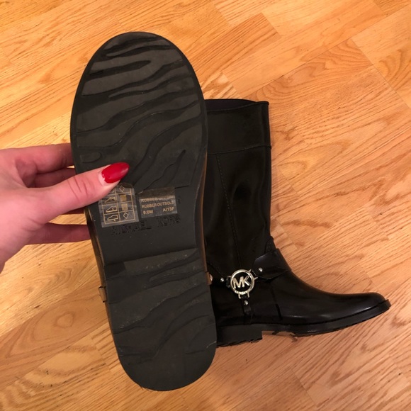 SOLD NWT Michael Kors Rain Boot - Picture 2 of 5